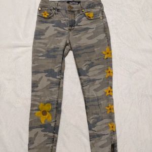 ONE OF A KIND ❤ Hand painted ❤ Camo print jeans